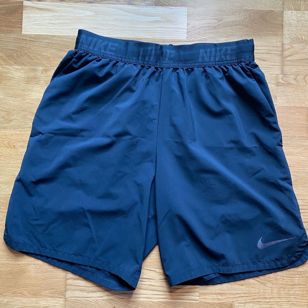 Nike training shorts 7inch